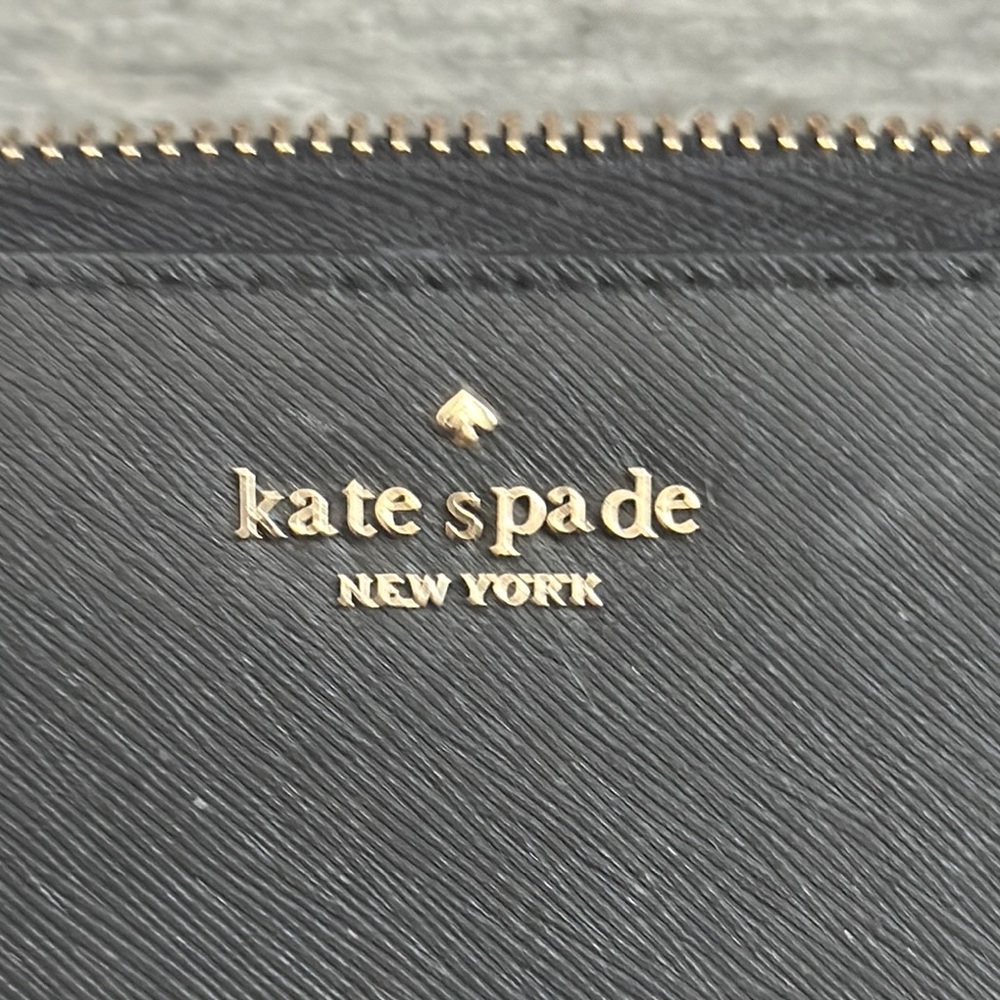 Kate Spade Blk&Gold Full Size Wallet w/Multiple Compartments and Card Holders - Picture 2 of 12